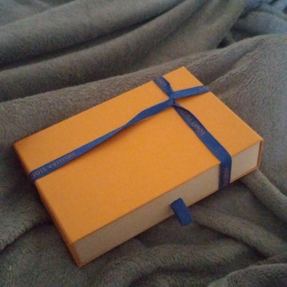 Louis Vuitton Gift Box - Picture 2 of 2